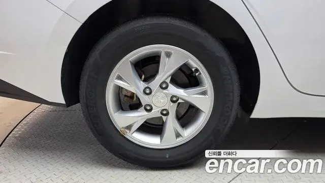 Hyundai Avante 2022 — Photo 5/20