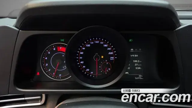 Hyundai Avante 2022 — Photo 8/20