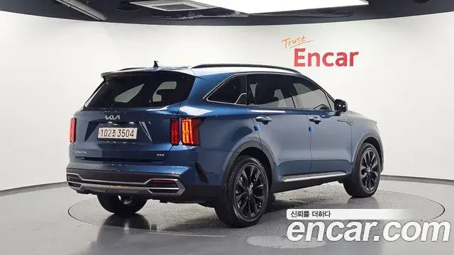 Kia Sorento 2023 — ფოტო 2/20