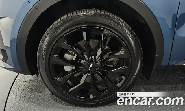Kia Sorento 2023 — ფოტო 5/20