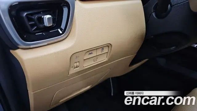 Kia Sorento 2023 — ფოტო 18/20