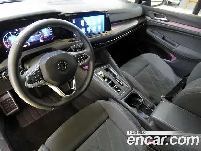 Volkswagen Golf 2022 — Şəkil 8/19