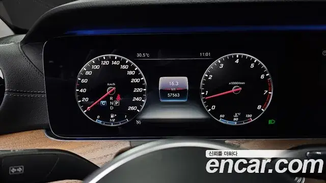 Mercedes-Benz E-Class 2019 — Фото 8/20