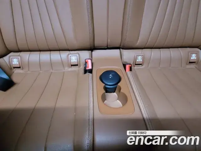 Mercedes-Benz E-Class 2019 — ფოტო 18/20