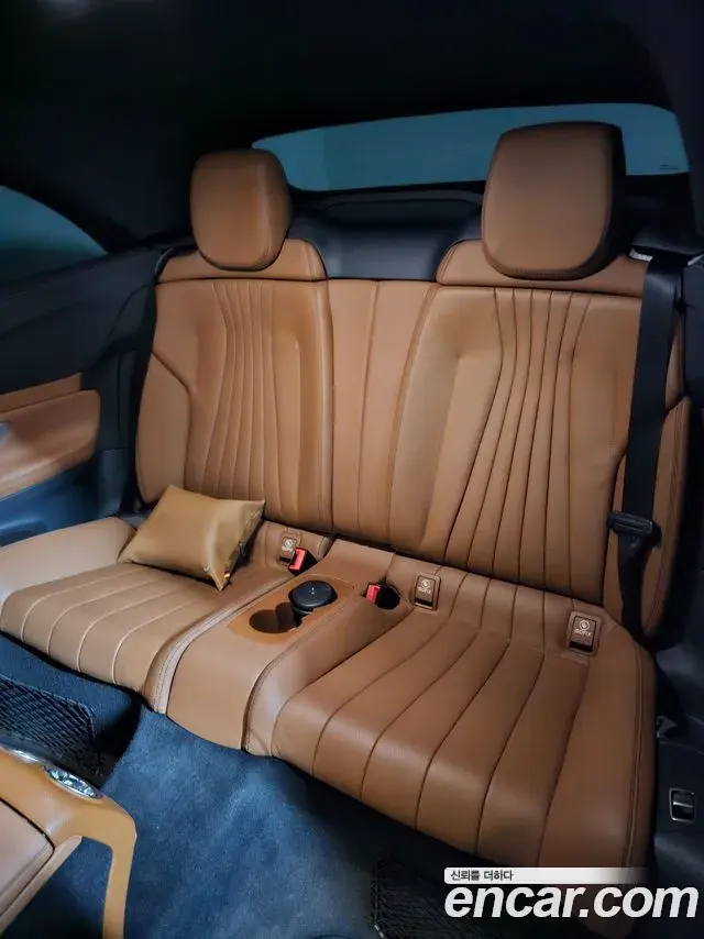 Mercedes-Benz E-Class 2019 — ფოტო 13/20