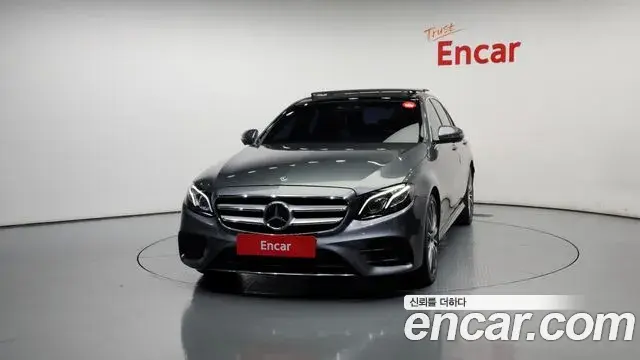 Mercedes-Benz E-Class 2019 — Photo 2/20