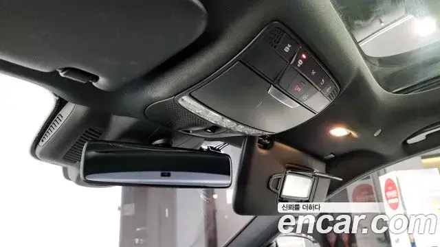 Mercedes-Benz E-Class 2019 — Photo 13/20