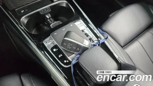 Mercedes-Benz GLB-Class 2020 — ფოტო 4/20