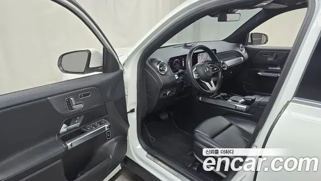 Mercedes-Benz GLB-Class 2020 — ფოტო 18/20