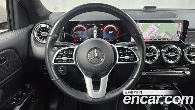 Mercedes-Benz GLB-Class 2020 — ფოტო 19/20