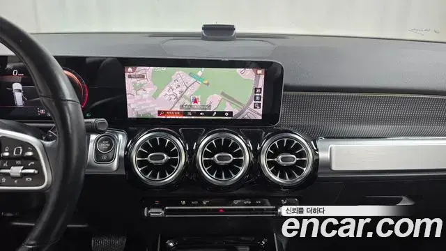 Mercedes-Benz GLB-Class 2020 — ფოტო 7/20