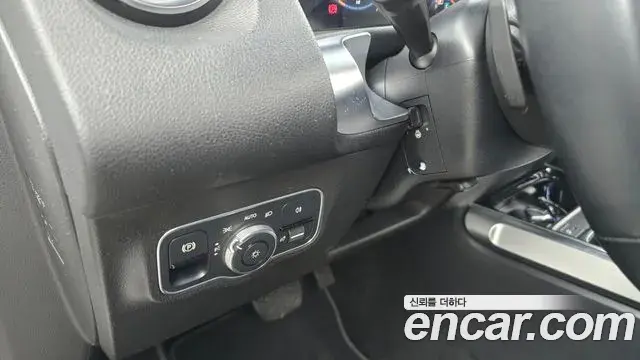 Mercedes-Benz GLB-Class 2020 — ფოტო 9/20