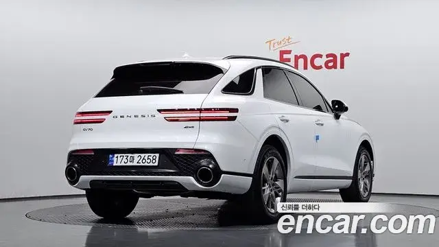 Genesis GV70 2023 — Photo 8/20