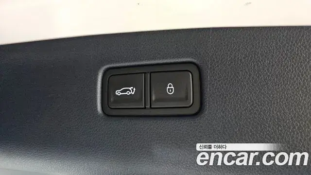 Genesis GV70 2023 — Photo 19/20