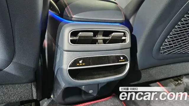 Genesis GV70 2023 — Photo 20/20