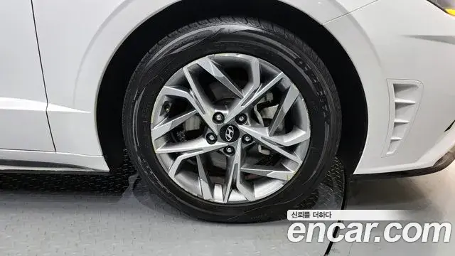 Hyundai Sonata Hybrid 2020 — ფოტო 19/20
