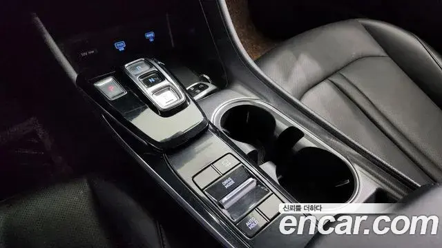Hyundai Sonata Hybrid 2020 — ფოტო 11/20