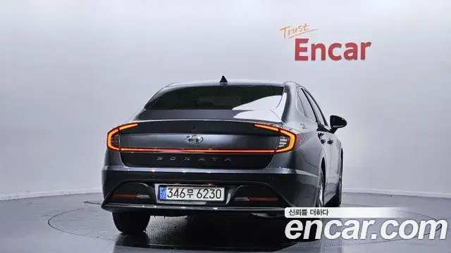 Hyundai Sonata Hybrid 2021 — Photo 2/20
