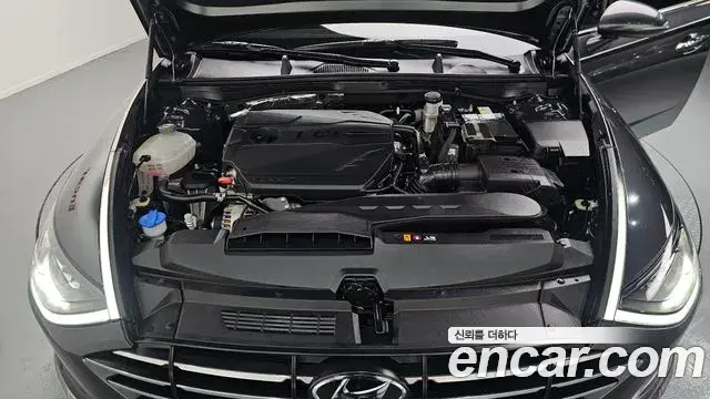 Hyundai Sonata Hybrid 2021 — Photo 19/20