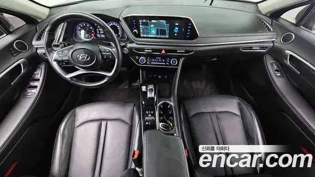 Hyundai Sonata Hybrid 2021 — Photo 18/20