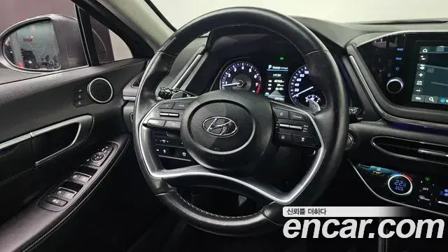 Hyundai Sonata Hybrid 2021 — Photo 14/20