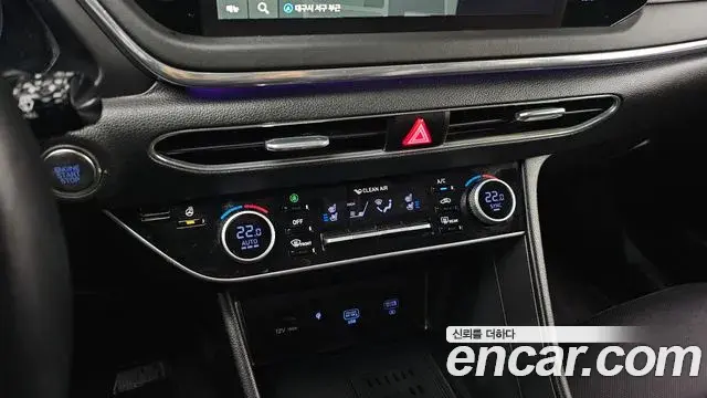 Hyundai Sonata Hybrid 2021 — Photo 7/20