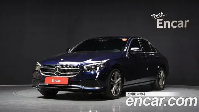 Mercedes-Benz E-Class 2021 — Photo 17/20