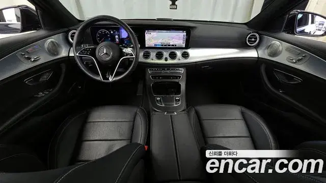 Mercedes-Benz E-Class 2021 — Photo 10/20