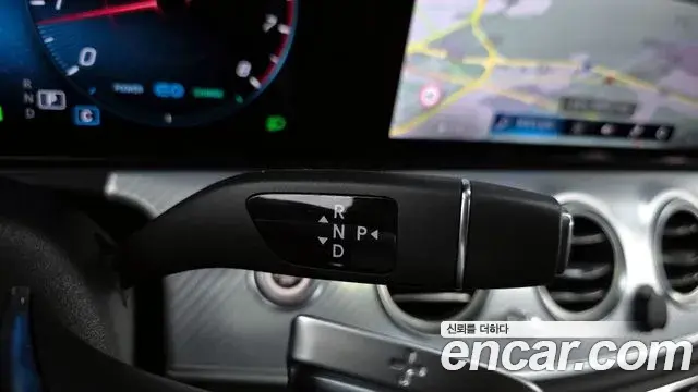 Mercedes-Benz E-Class 2021 — Photo 12/20