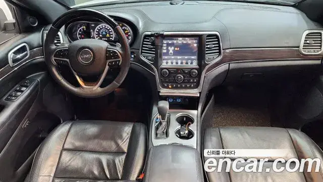 Jeep Grand Cherokee 2018 — ფოტო 3/20