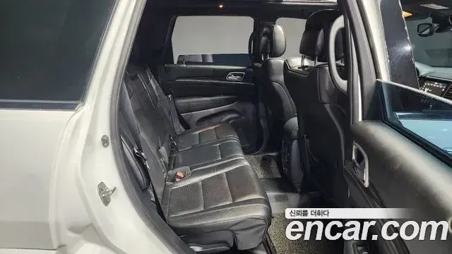 Jeep Grand Cherokee 2018 — ფოტო 12/20