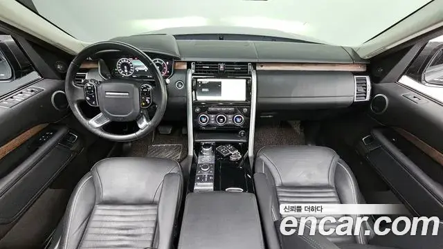 Land Rover Discovery 5 2019 — ფოტო 7/20