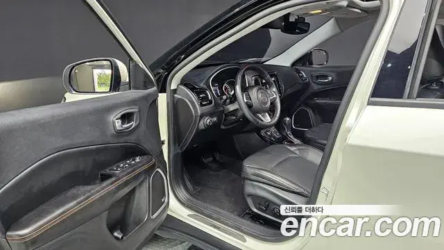 Jeep Compass 2019 — Фото 11/20