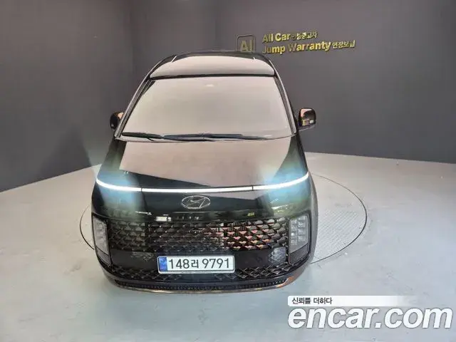 Hyundai Staria 2023 — ფოტო 1/19