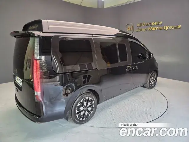 Hyundai Staria 2023 — ფოტო 3/19