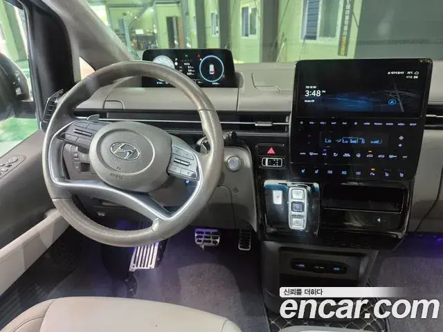 Hyundai Staria 2023 — ფოტო 2/19