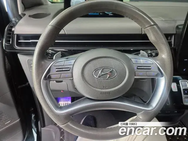 Hyundai Staria 2023 — ფოტო 12/19