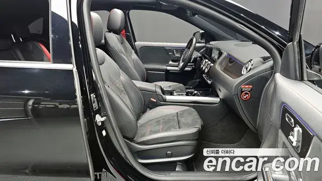Mercedes-Benz GLA-Class 2021 — ფოტო 14/20