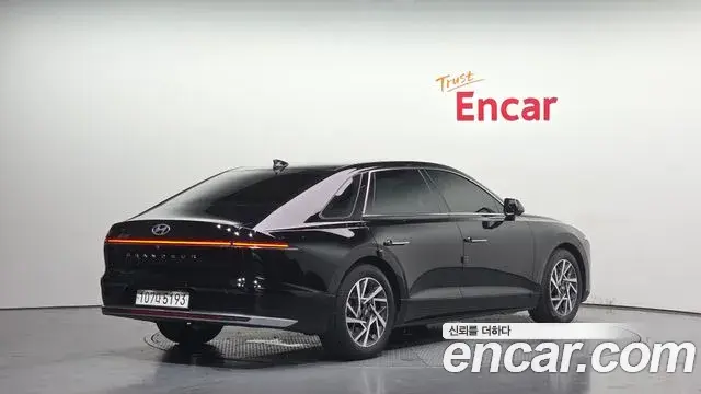 Hyundai Grandeur Hybrid 2023 — Şəkil 18/20