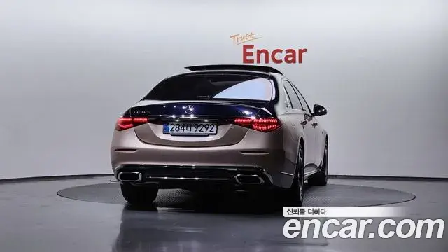 Mercedes-Benz S-Class 2023 — Photo 11/20