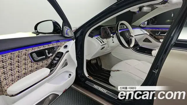 Mercedes-Benz S-Class 2023 — Photo 10/20