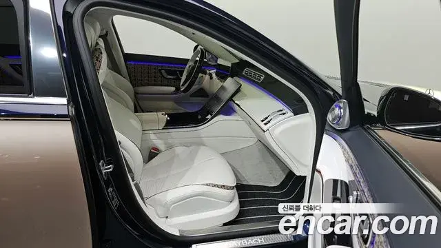 Mercedes-Benz S-Class 2023 — Photo 12/20
