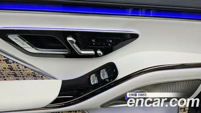 Mercedes-Benz S-Class 2023 — Photo 18/20