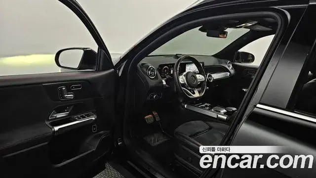Mercedes-Benz GLB-Class 2020 — ფოტო 16/20