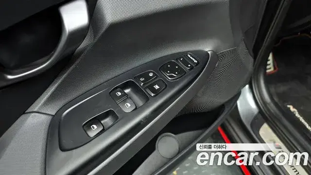 Hyundai Veloster 2021 — ფოტო 19/20