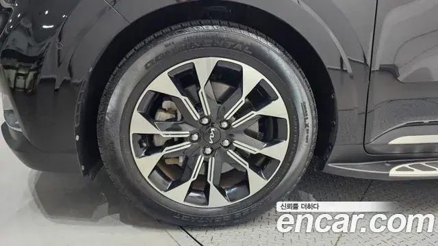Kia Carnival 2022 — Фото 5/20