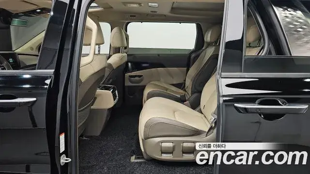 Kia Carnival 2022 — Фото 12/20