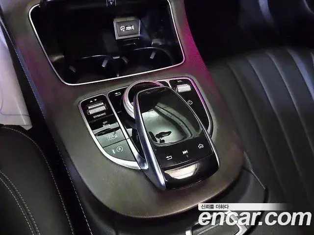 Mercedes-Benz E-Class 2019 — ფოტო 19/20