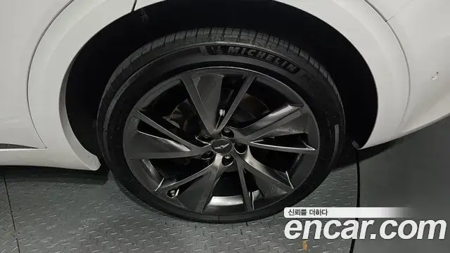 Genesis GV70 2021 — Şəkil 10/20