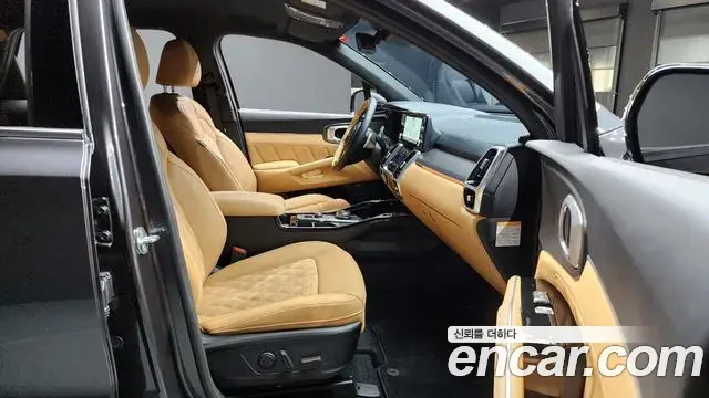 Kia Sorento 2023 — Photo 16/20